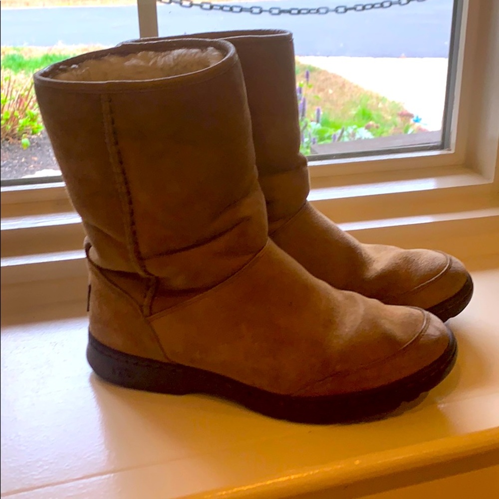 Size 7 ugg boots